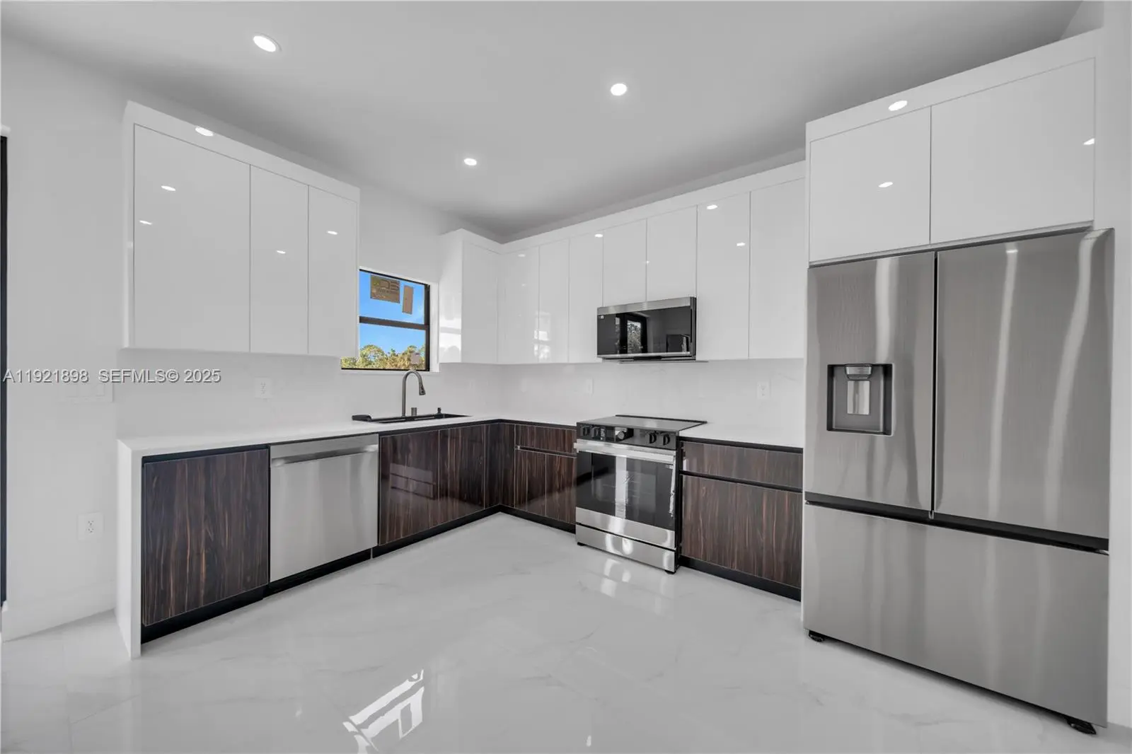 Photo of Listing #A11921898