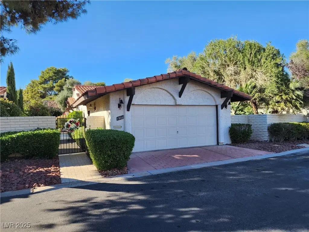 Photo of Listing #2737433