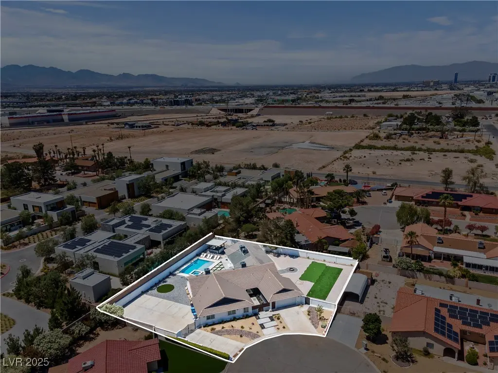 Photo of Listing #2738045