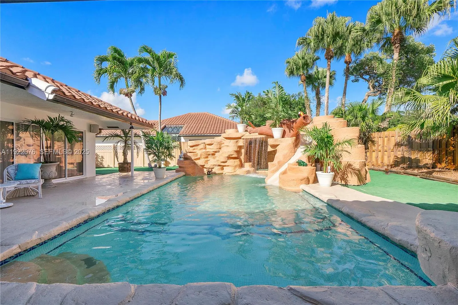 Photo of Listing #A11922076