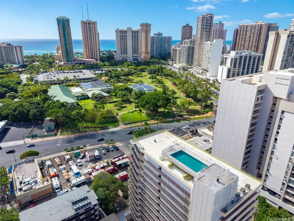 419 Keoniana Street # 305, Honolulu