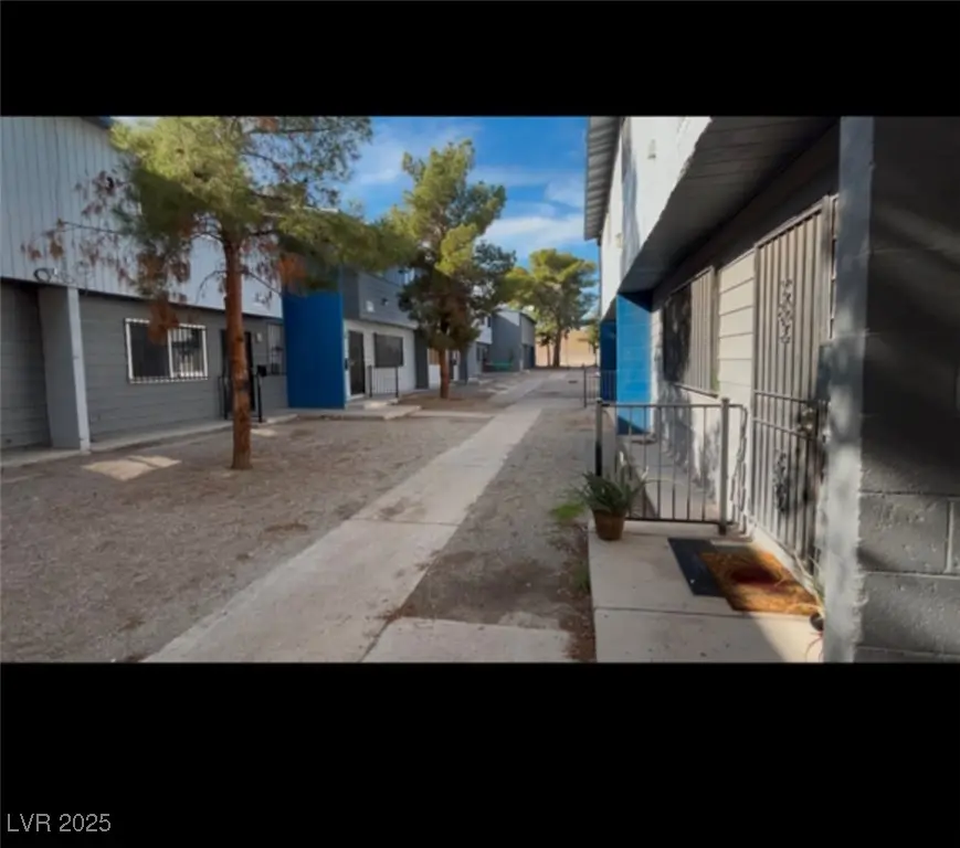 Photo of Listing #2737601