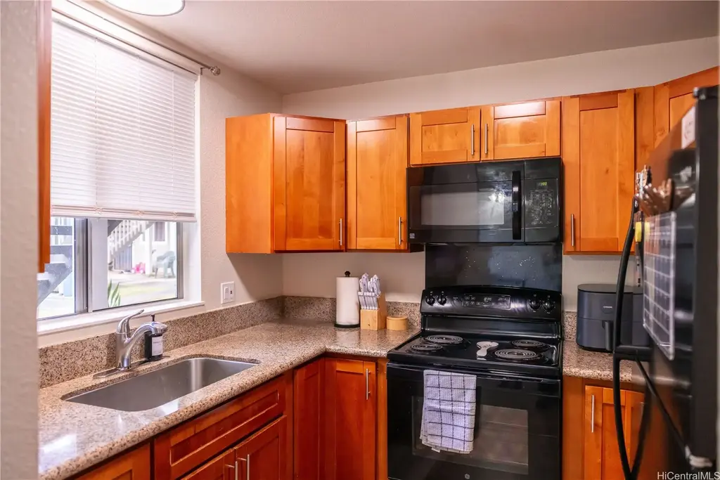 95-646 Hamumu Street # J104, Mililani
