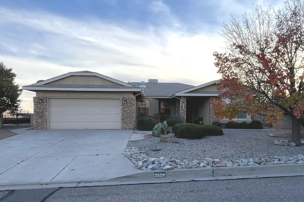 2529 Manzano Loop Ne, Rio Rancho