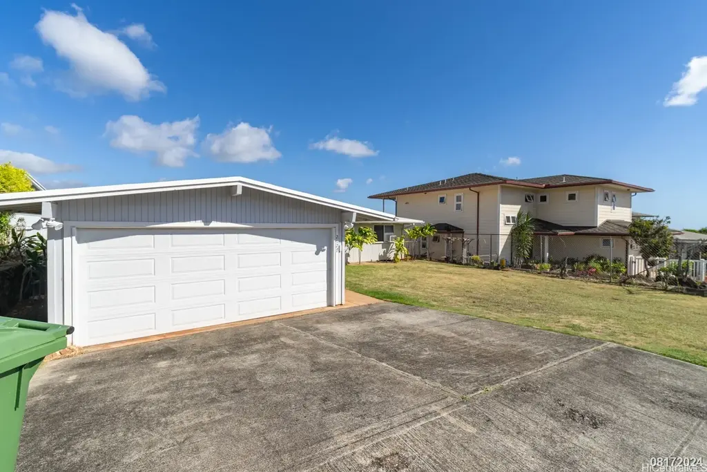 2127 Awikiwiki Street, Pearl City