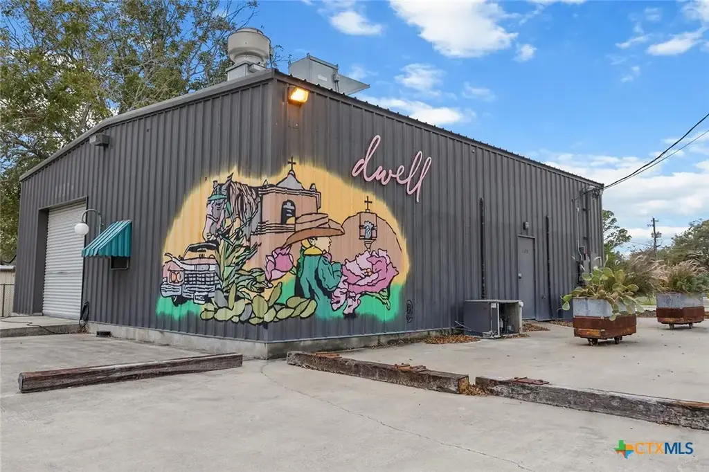 105 W Pearl Street, Goliad