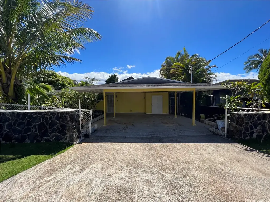 11 Haumalu Place, Wahiawa