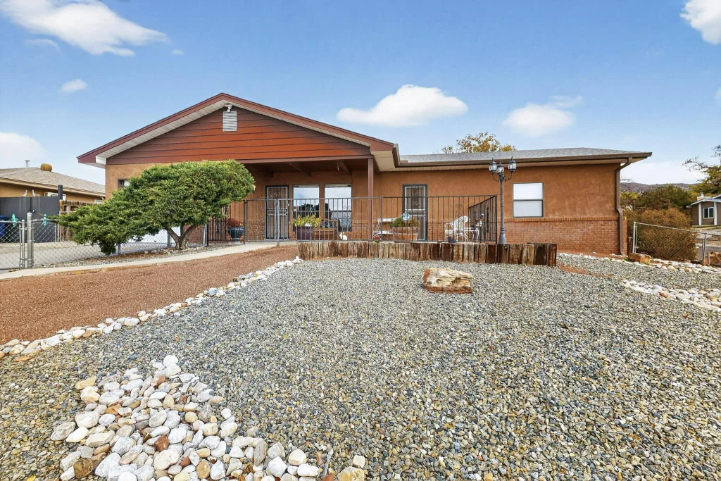 700 Omaha Street Ne, Albuquerque