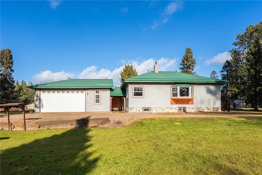 7015 North 4th St, Loretta