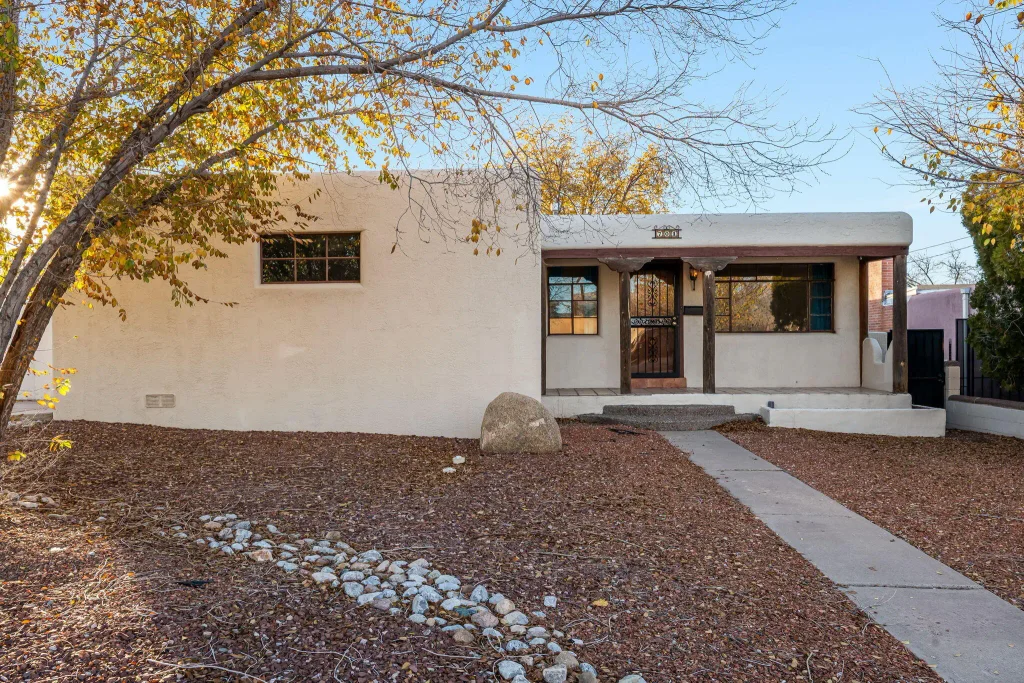 701 Laguayra Drive Ne, Albuquerque
