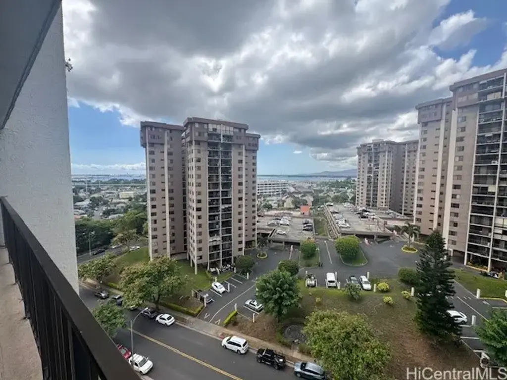 98-500 Koauka Loop # 12j, Aiea