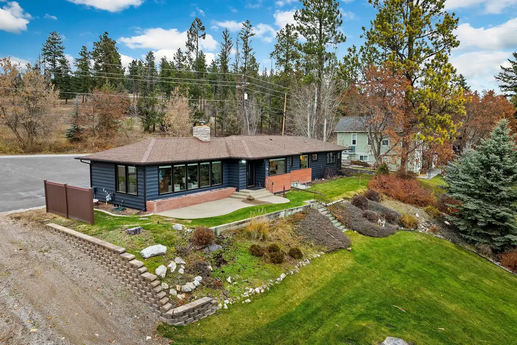 685 N Juniper Bay Road, Somers