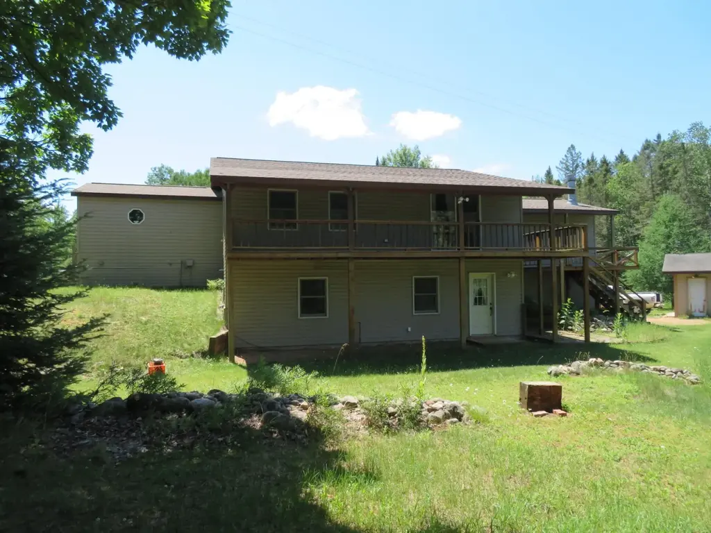 5046 Forest Ln, Rhinelander