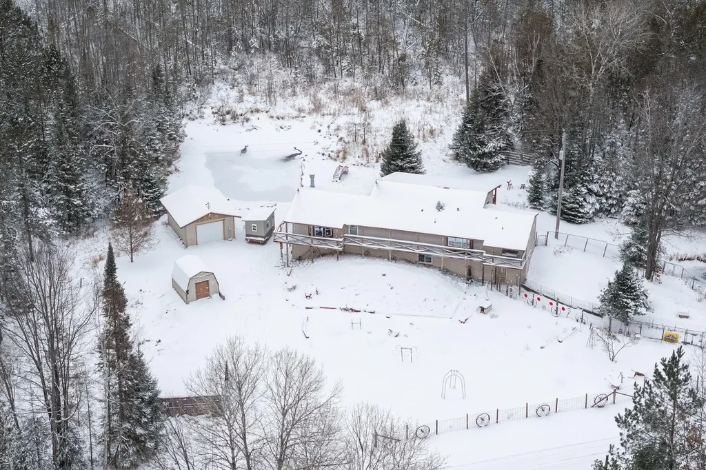 5046 Forest Ln, Rhinelander