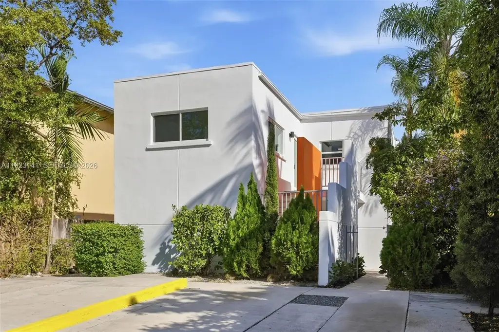 1045 Sw 25th Ave, Miami