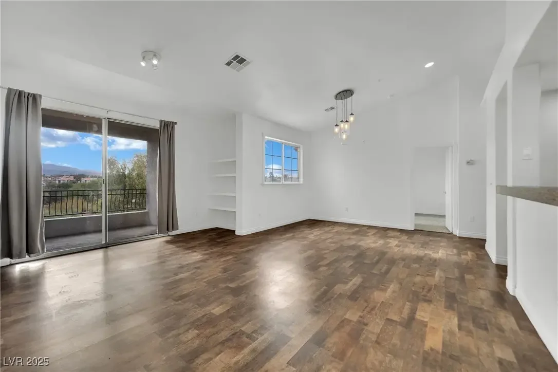 Photo of Listing #2738458