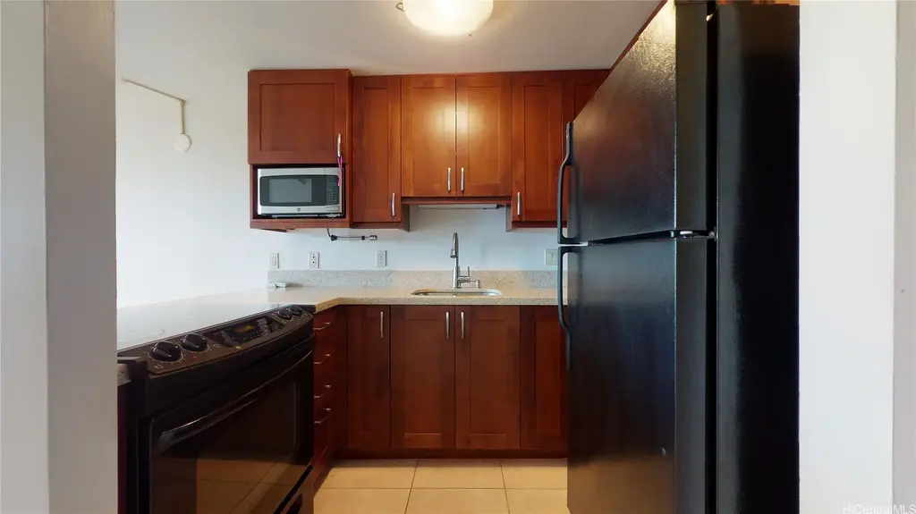 2542 Date Street # 302, Honolulu