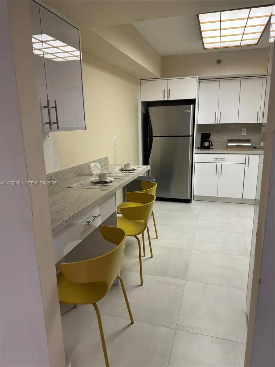 Photo of Listing #A11923293