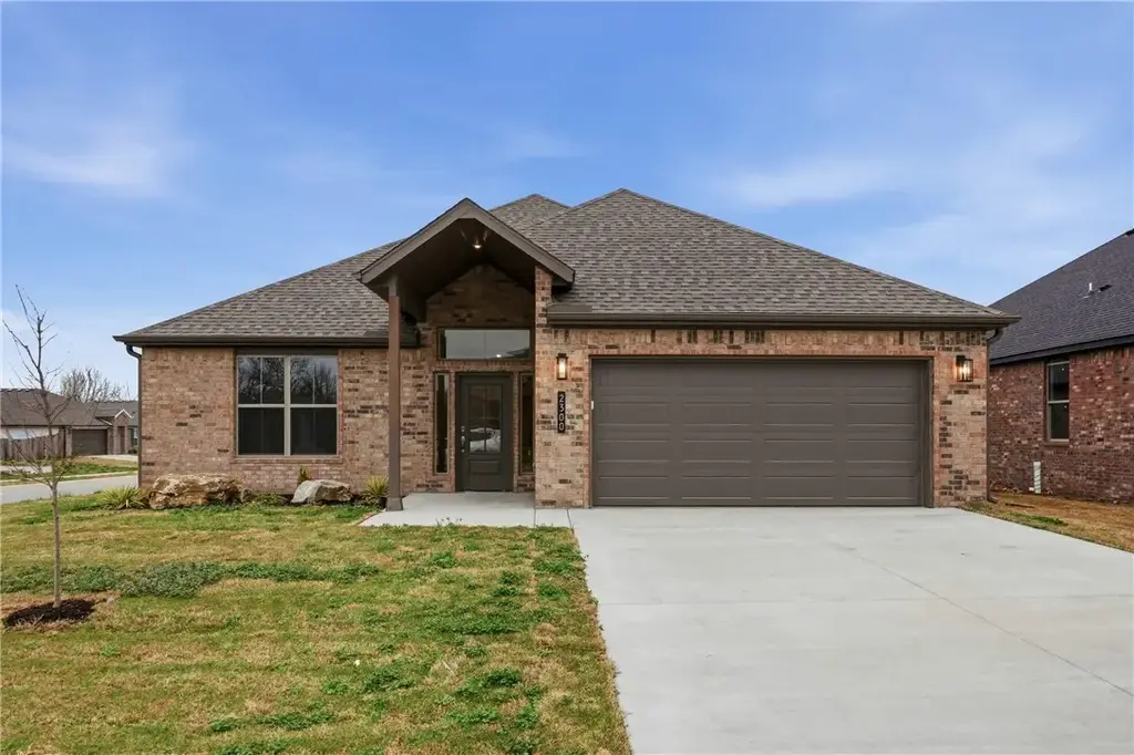 2300 N Lexington Street, Siloam Springs