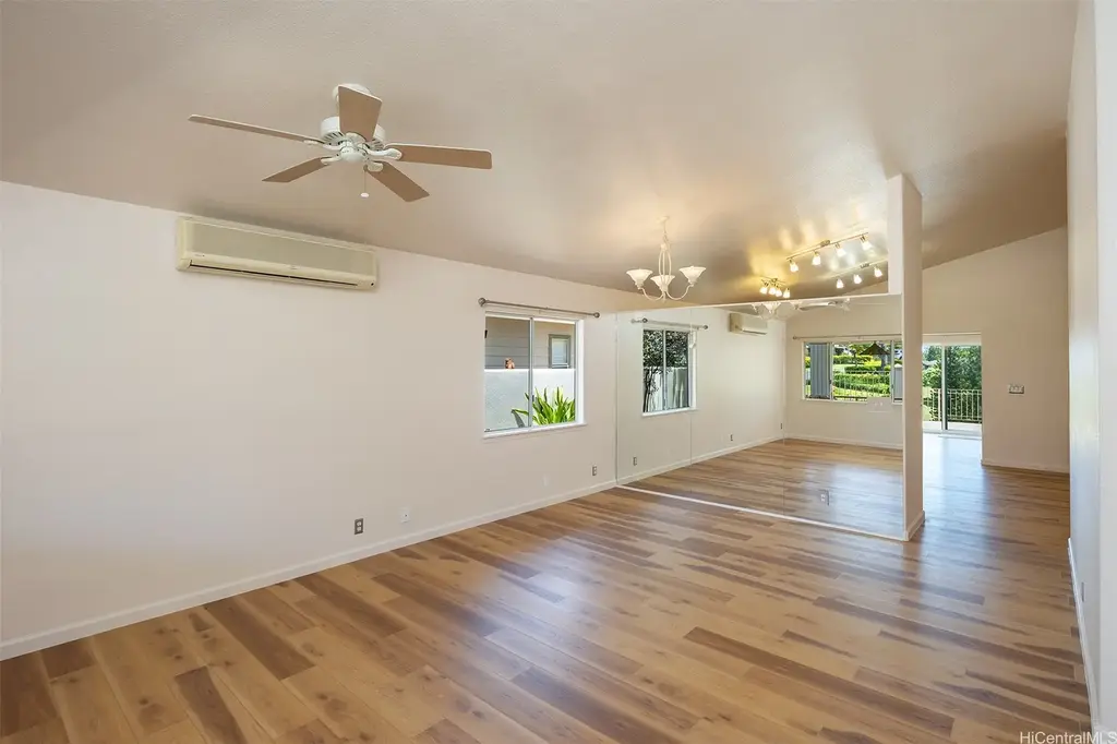 94-531 Lumiauau Street, Waipahu
