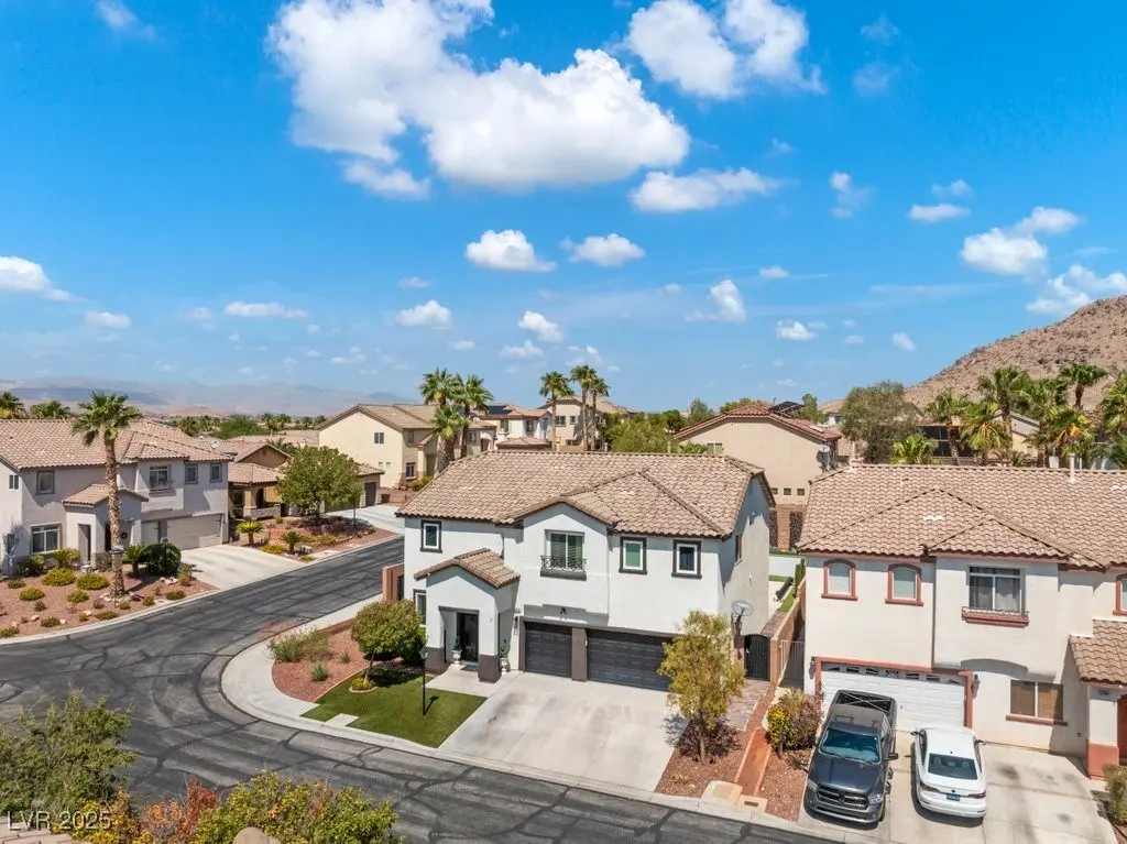 Photo of Listing #2738577