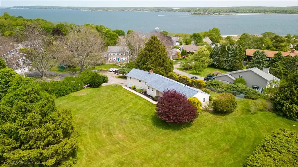 501 Sandy Point Ave, Portsmouth