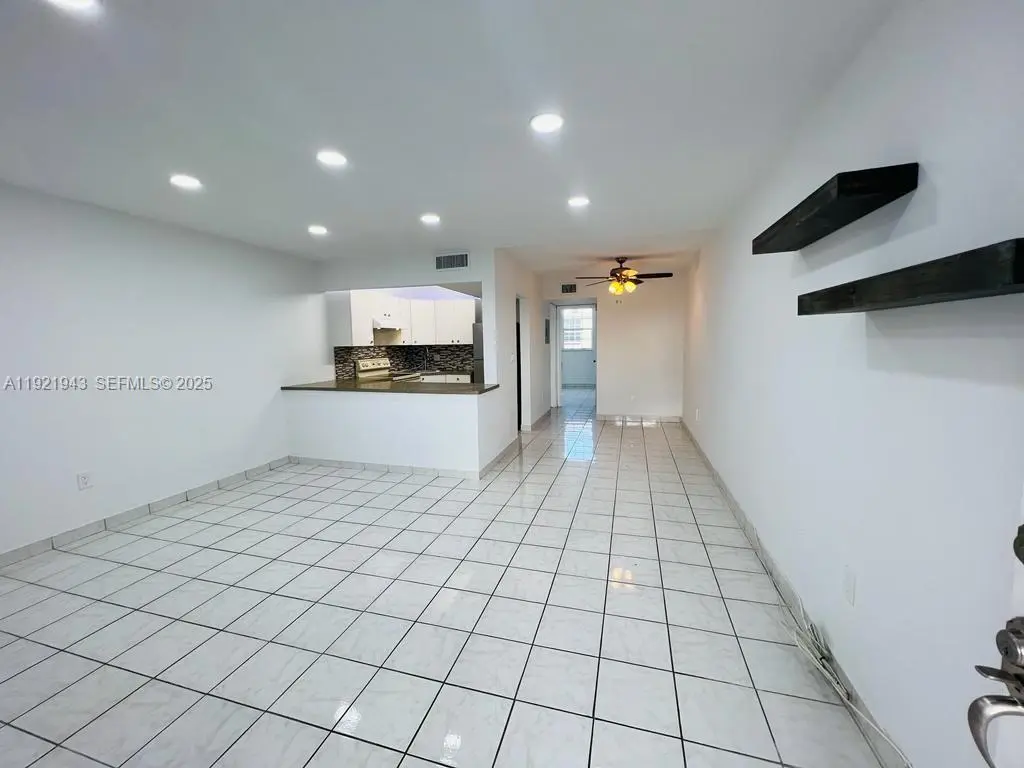 Photo of Listing #A11921943