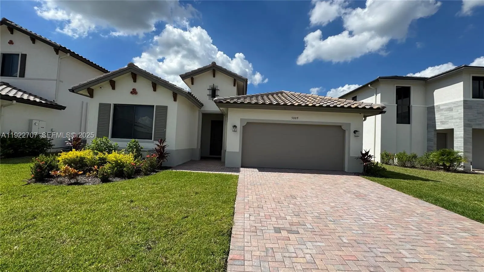 Photo of Listing #A11922707