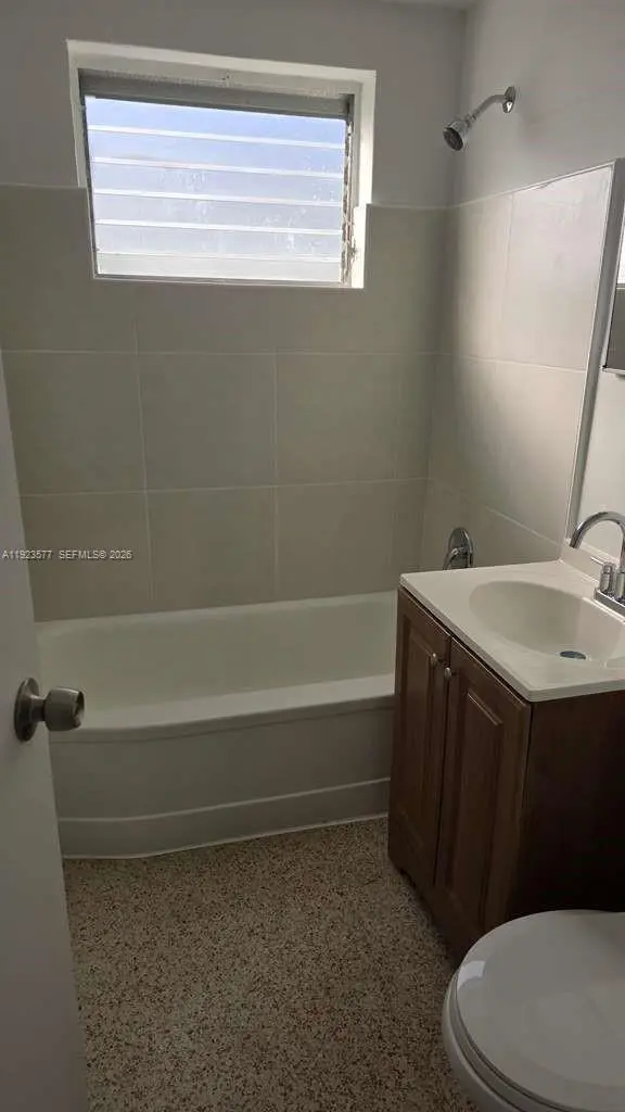 Photo of Listing #A11923577