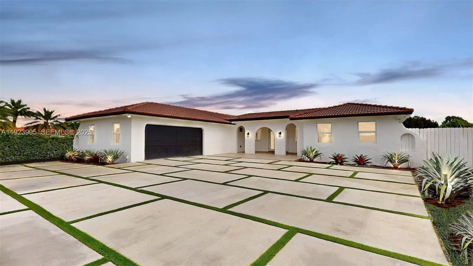 Photo of Listing #A11923905