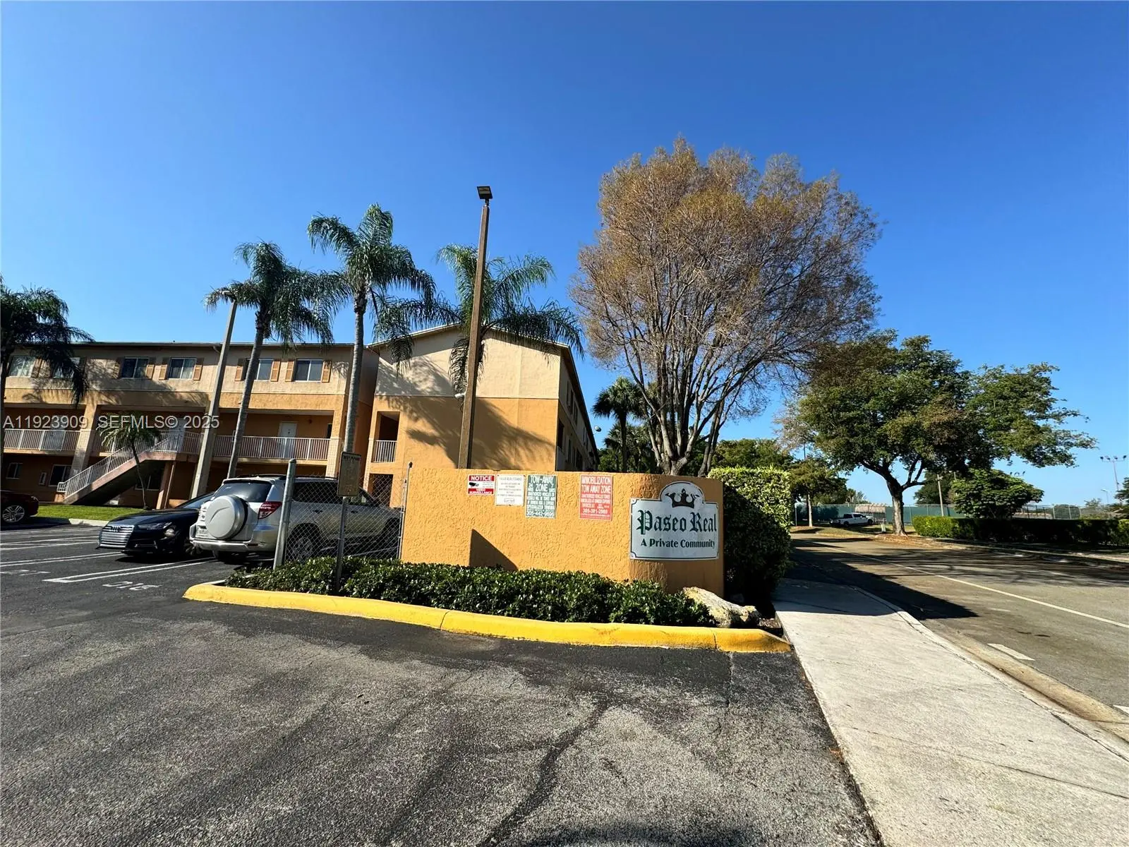 Photo of Listing #A11923909