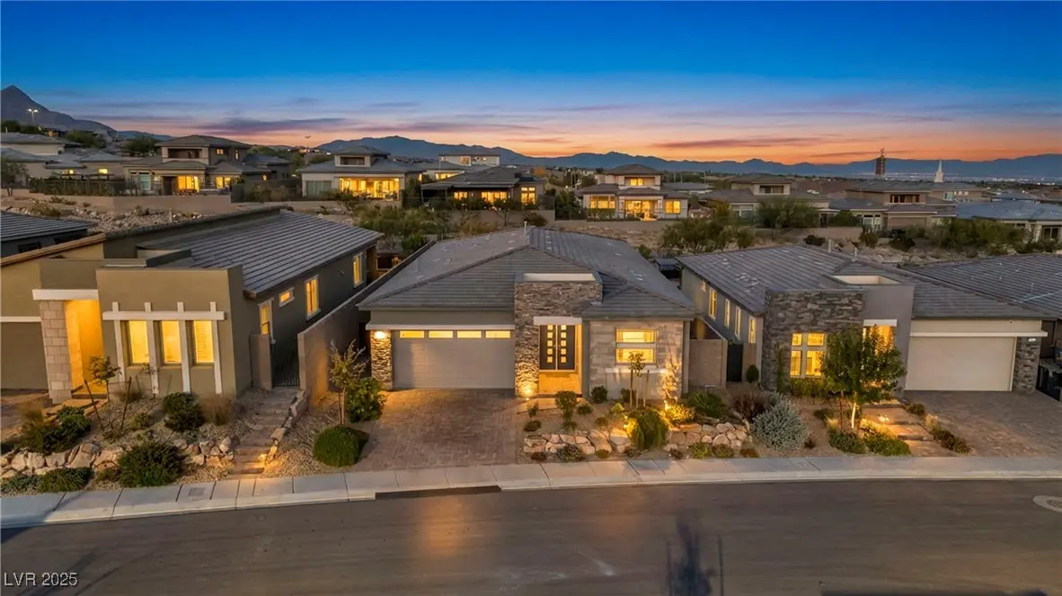 Photo of Listing #2738473