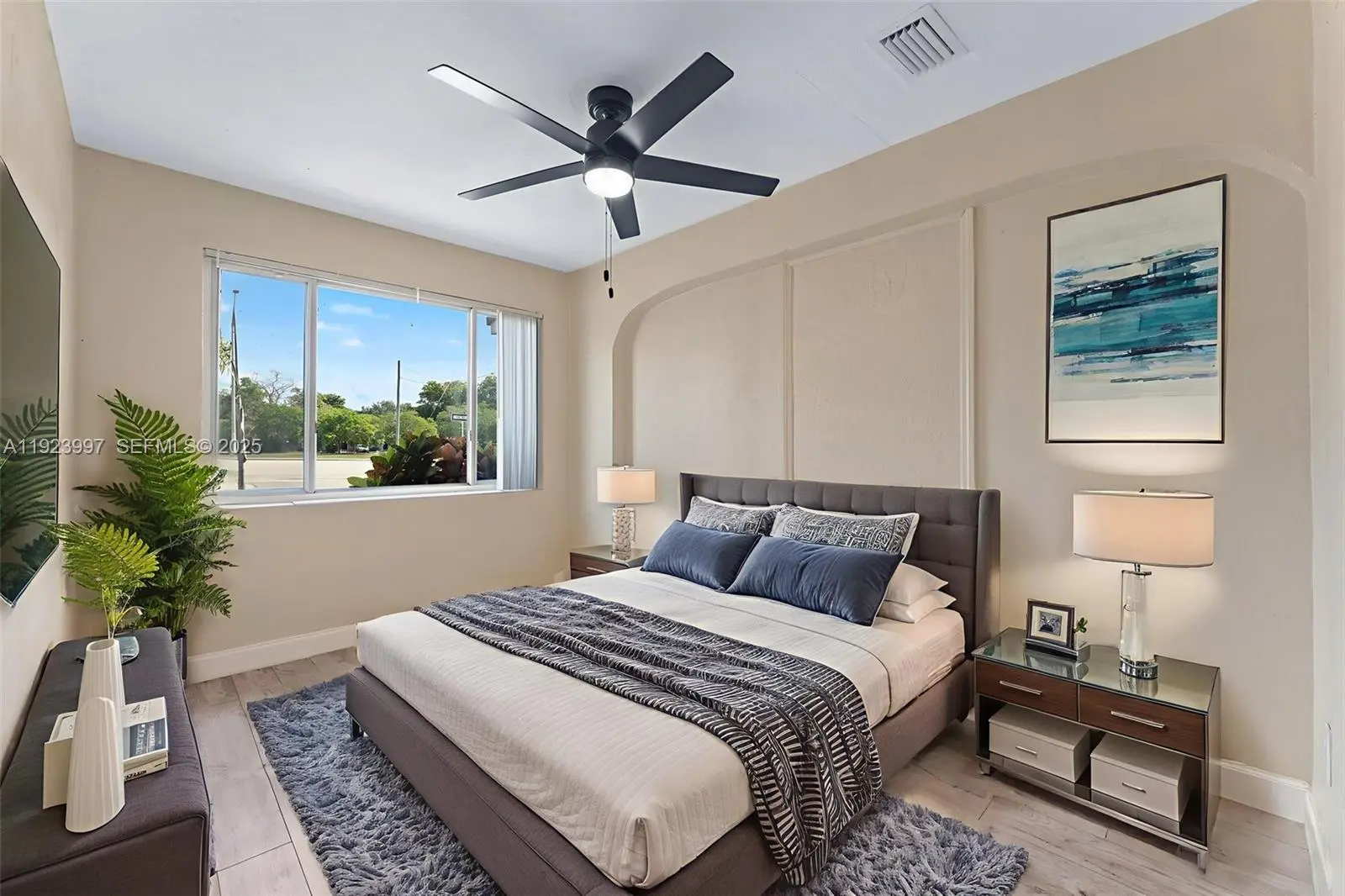 Photo of Listing #A11923997