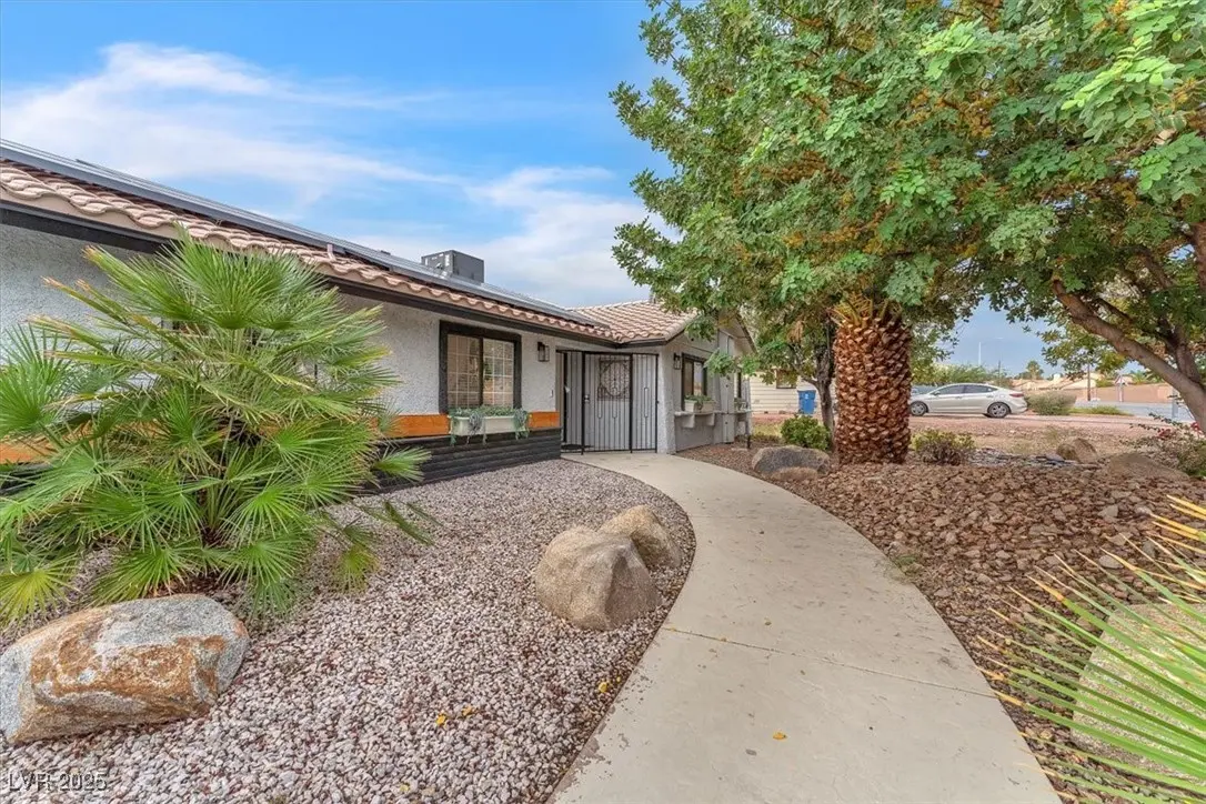 Photo of Listing #2738452