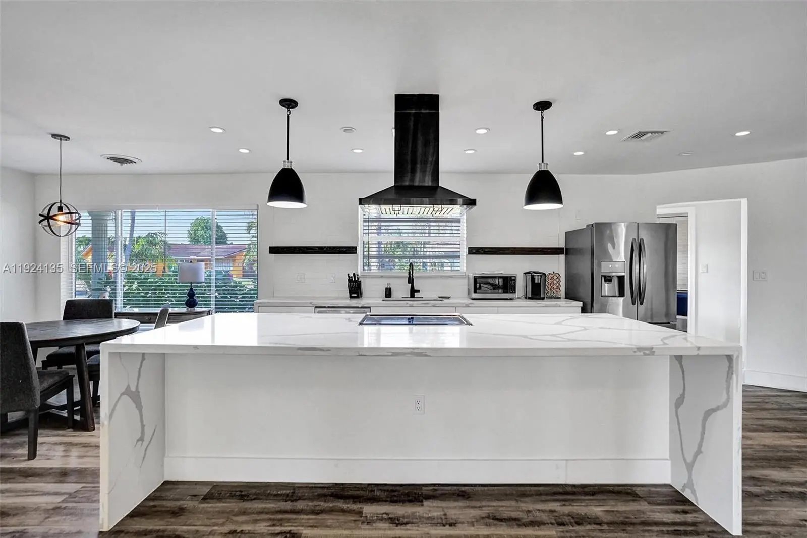 Photo of Listing #A11924135