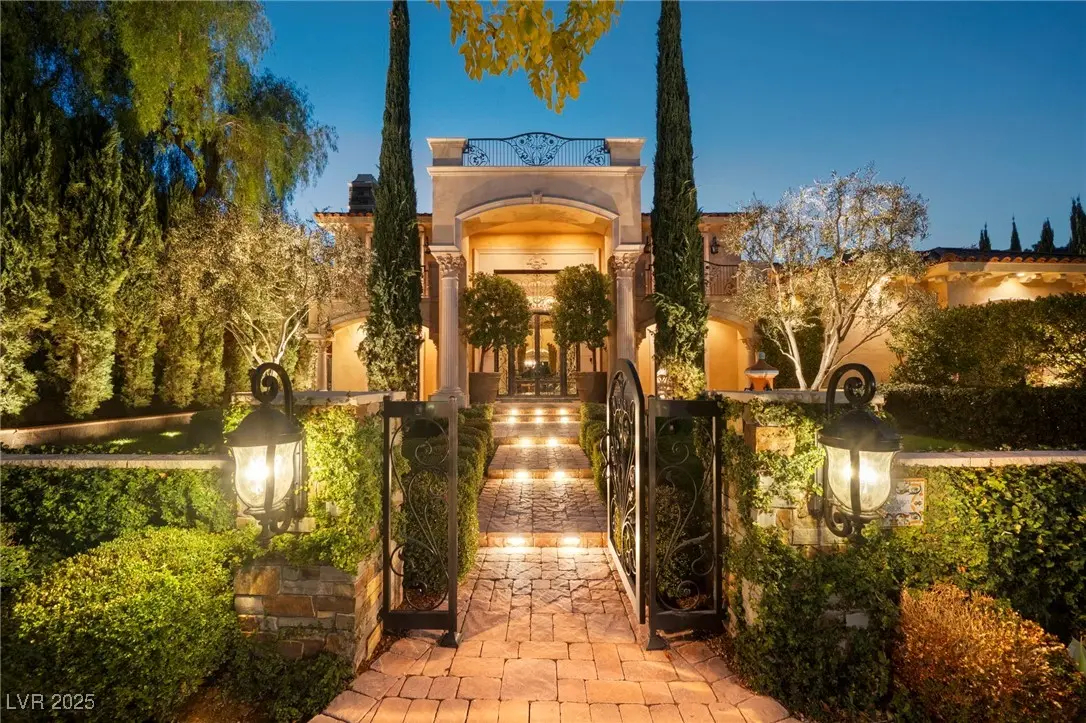 Photo of Listing #2738561