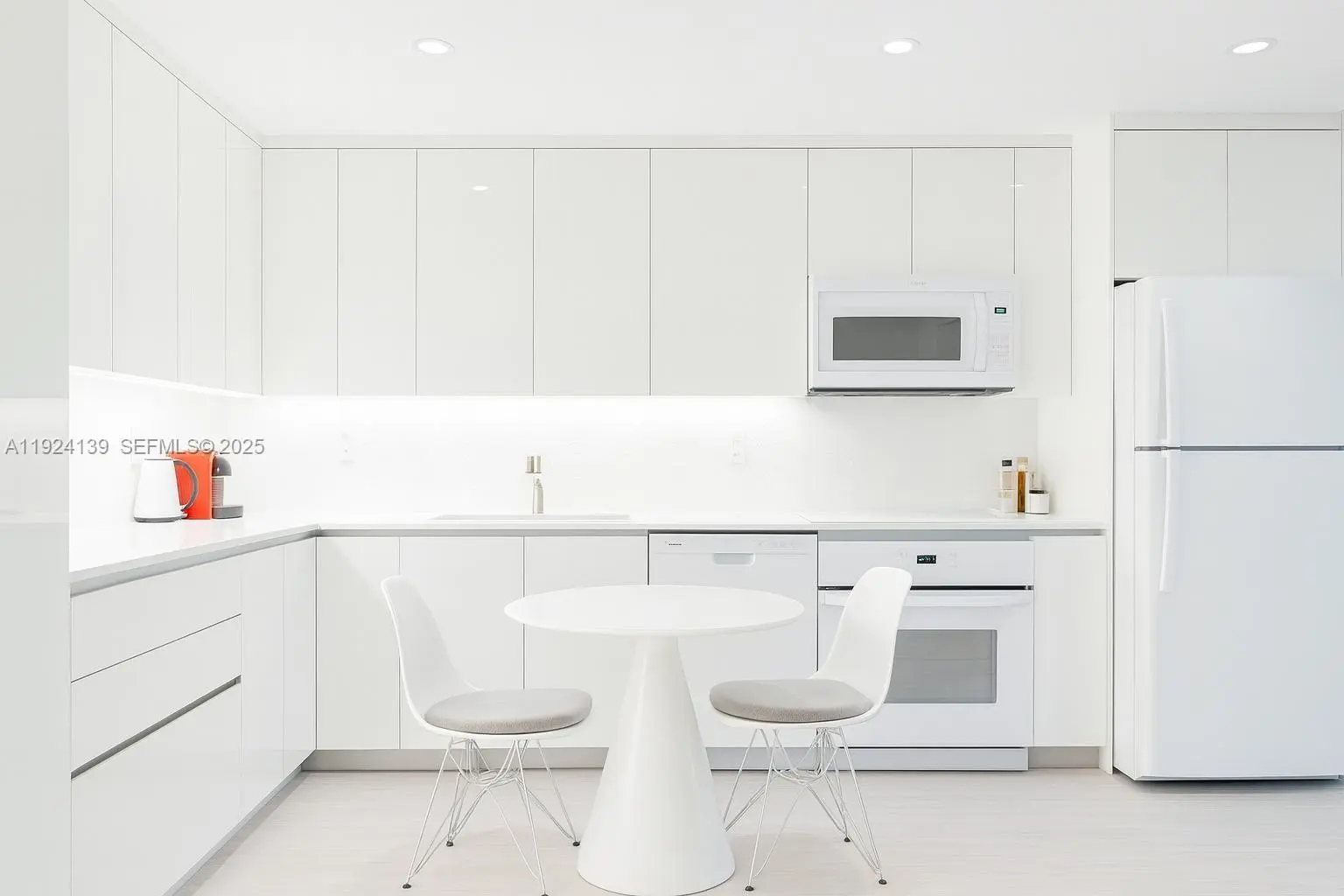 Photo of Listing #A11924139