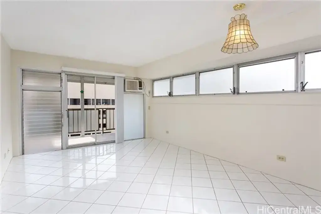 2465 Kuhio Avenue # 918, Honolulu