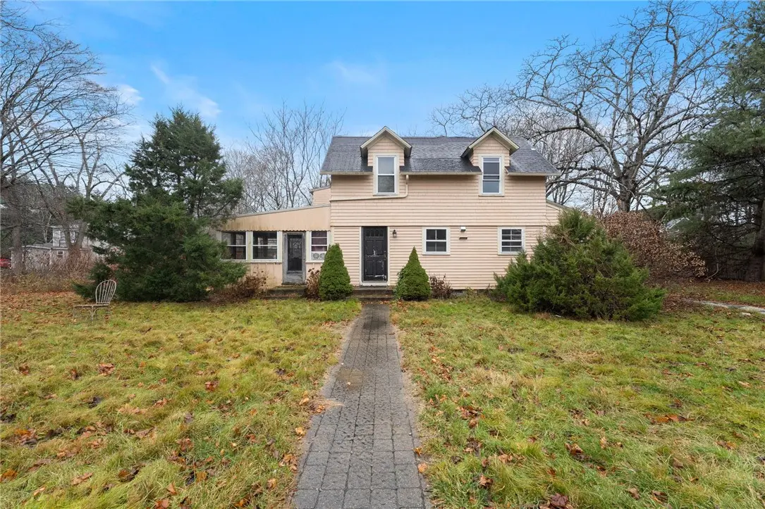 39 Hazard Ave, South Kingstown