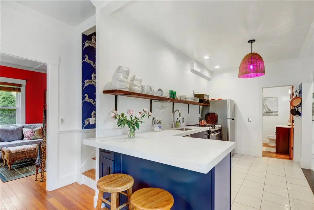 24 Hunter Ave, Newport