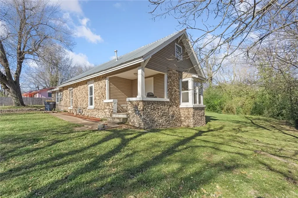 627 S Sherman Avenue, Harrison