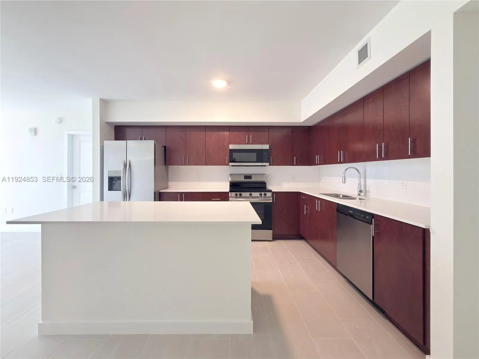 Photo of Listing #A11924853