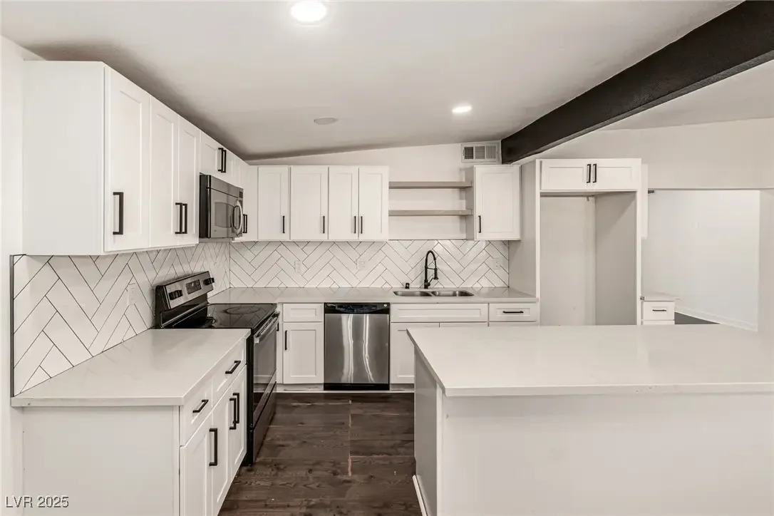 Photo of Listing #2738835