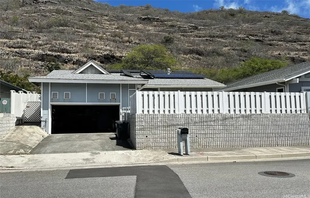 1315 Kaeleku Street, Honolulu