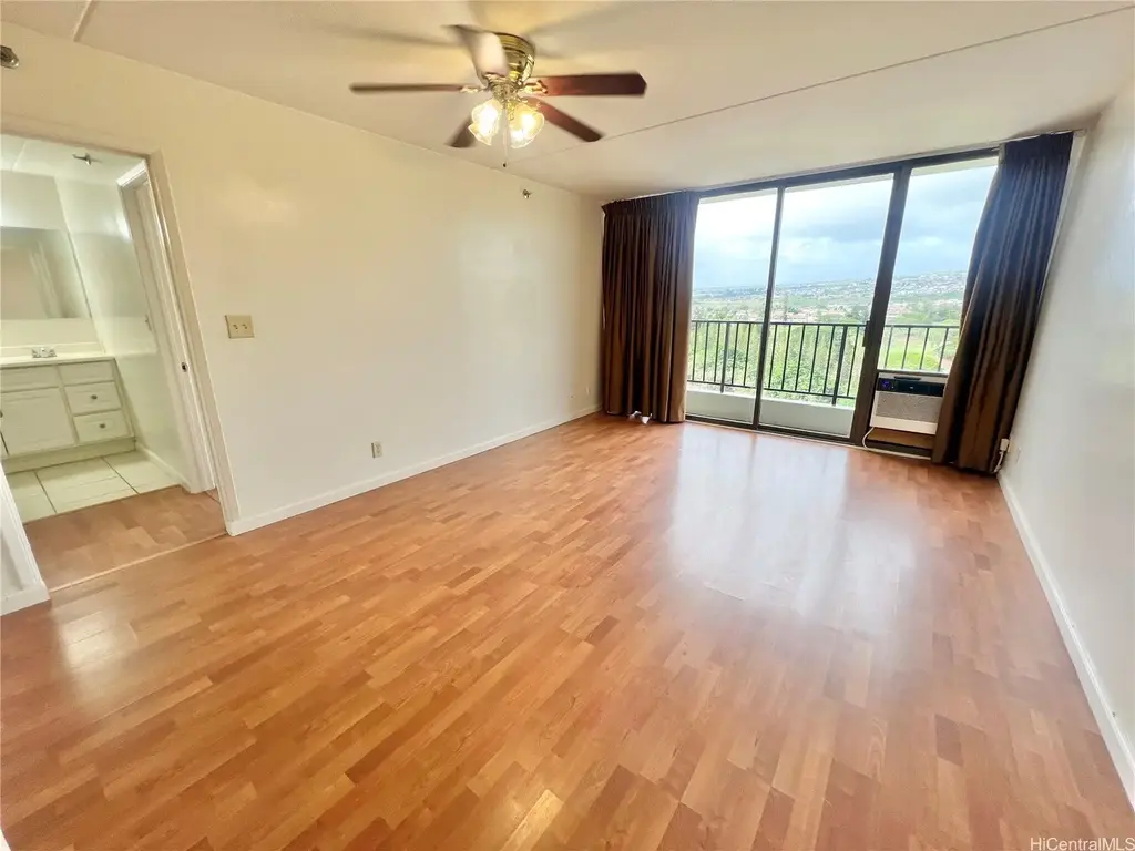 98-402 Koauka Loop # 2113, Aiea