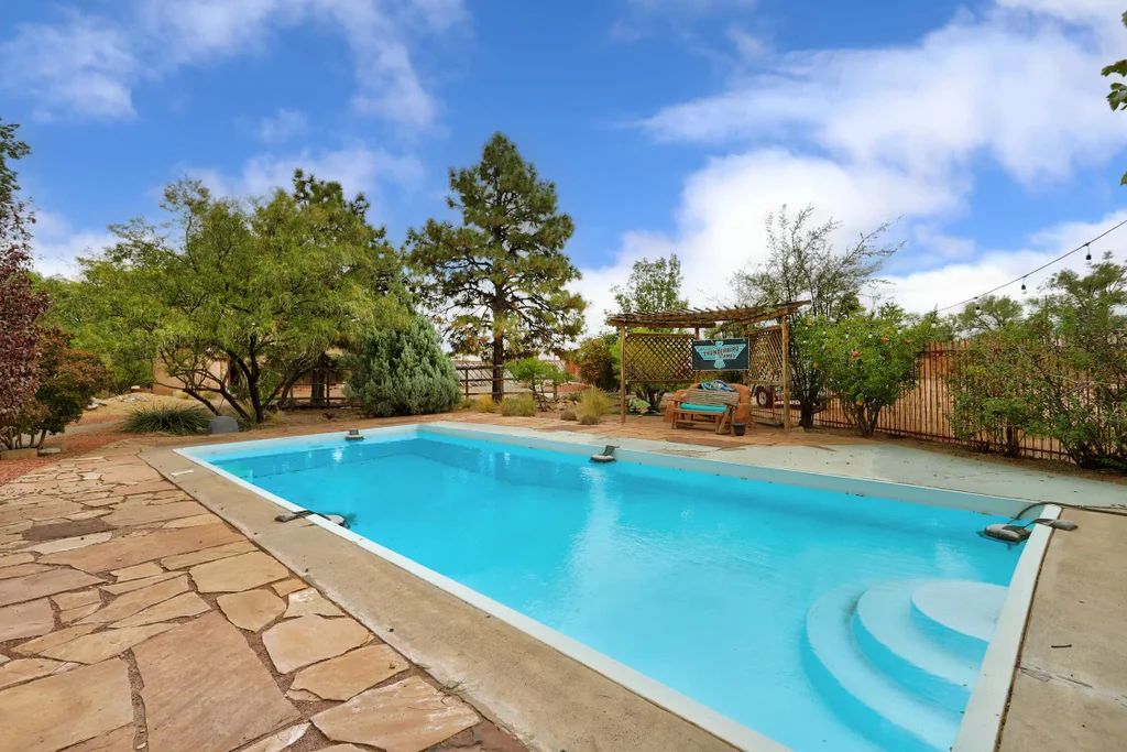 2908 10th Street Nw, Albuquerque