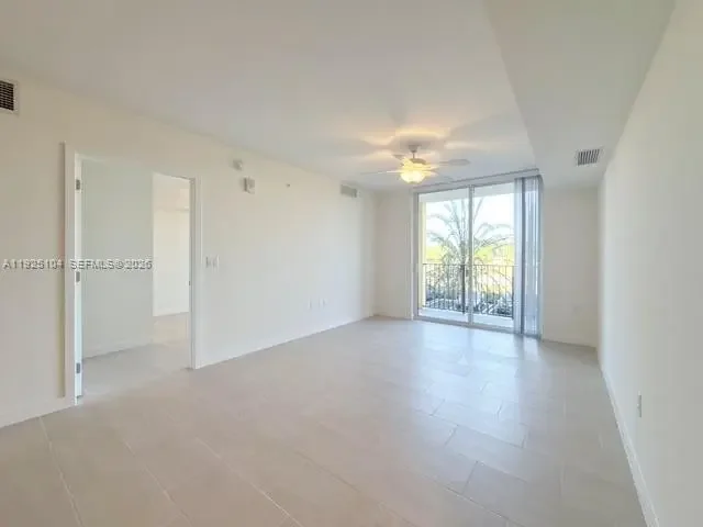 Photo of Listing #A11925104