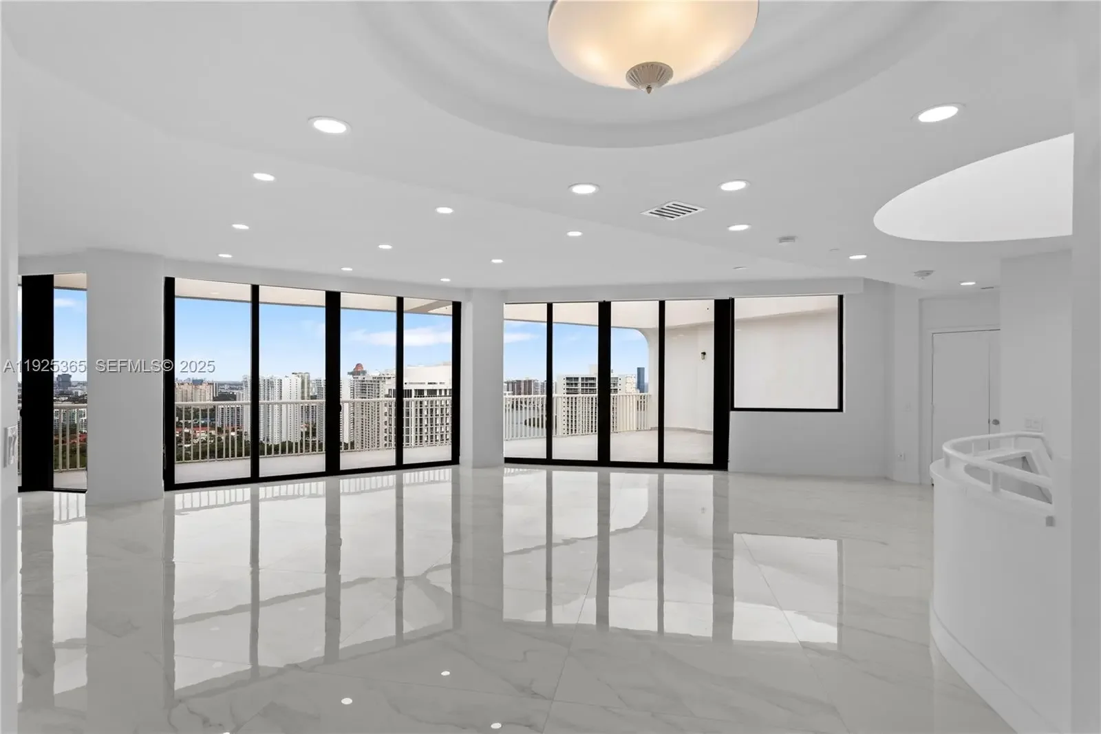 Photo of Listing #A11925365