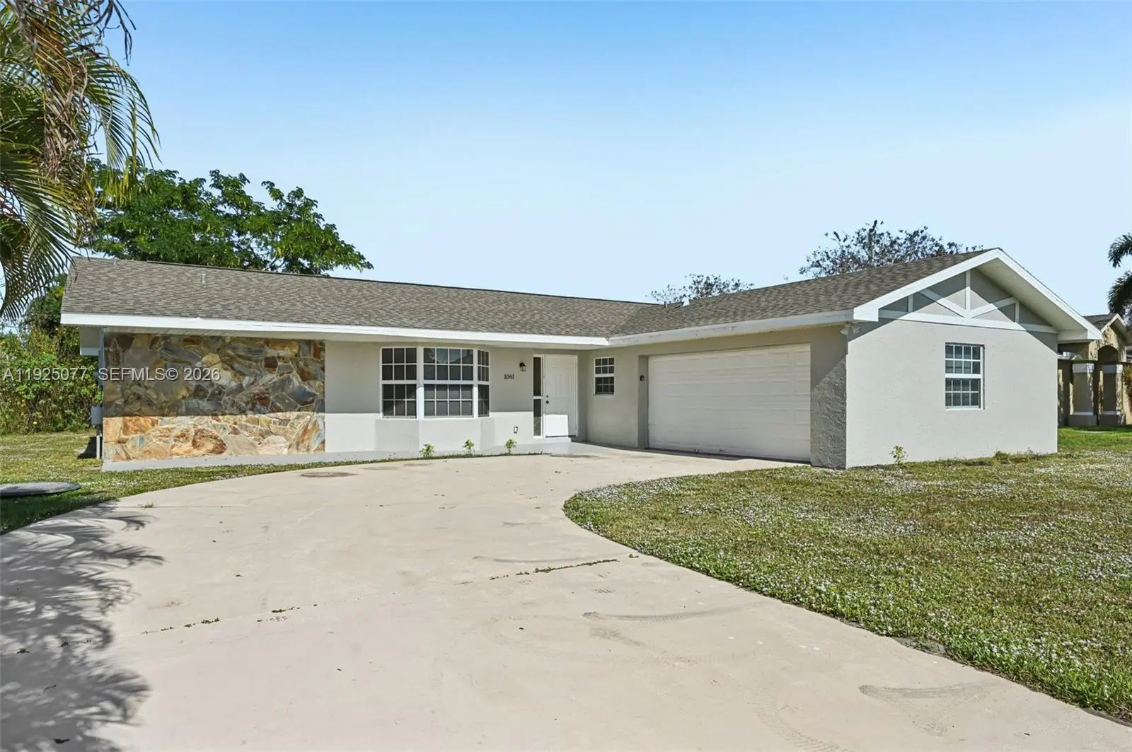 Photo of Listing #A11925077