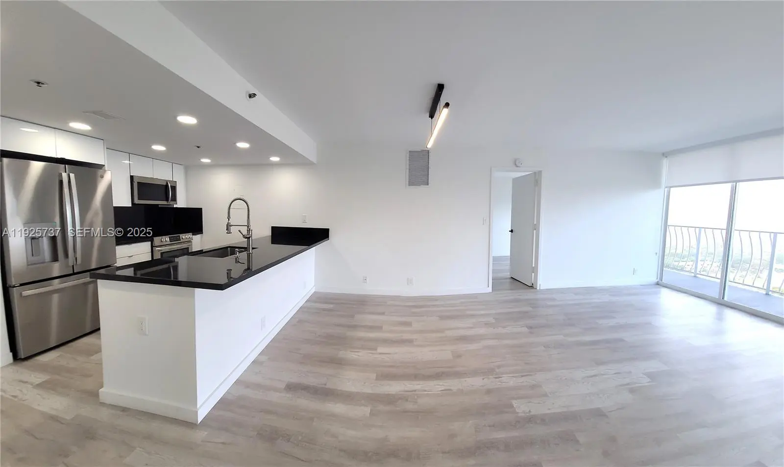 Photo of Listing #A11925737